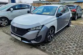 国产在即？全新一代标致308国内首现，设计高水准，搭载1.6T混动图片