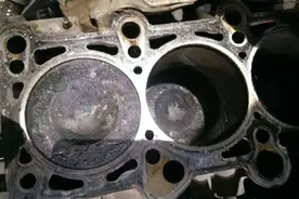 揭开发动机积碳清洗的谎言：该洗的地方洗不到，洗掉的都是浮华图片