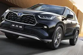 丰田汉兰达评测，比途昂舒适省油，大空间很推荐图片