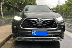 网上都说不值，为什么还是有人买？实拍丰田汉兰达双擎四驱至尊版图片