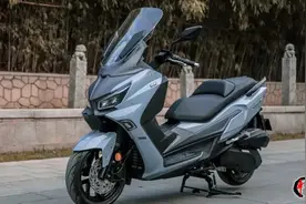 新车｜SYM三阳JoymaxZ300 Plus价格上涨新增TFT仪表+TCS防滑图片