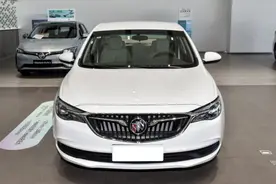 别克英朗的性价比高，外观耐看，空间够用，1.5L和1.3T怎么选？图片