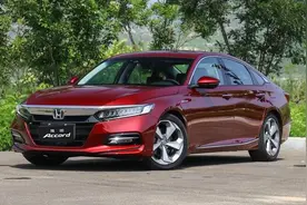 两款热销中型轿车，迈腾和雅阁，谁的后期使用费用低？图片