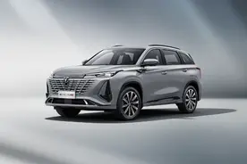 12.49万起，配2.0T+8AT，新款长安CS75PLUS正式上市图片