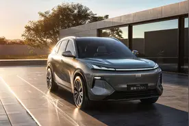 吉利银河星舰 7 EM-i 购车手册：首推 12.28 万的120km探索+版图片