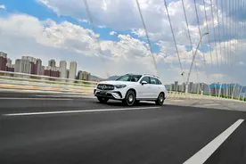 换装M254 920发动机后，全新梅赛德斯-奔驰GLC 300L能否撑起豪华中级SUV的半边天？图片