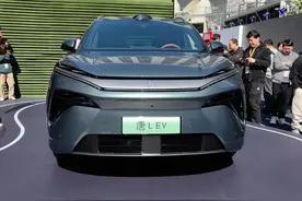 比亚迪唐L首发，搭自研高阶智驾+云辇C图片