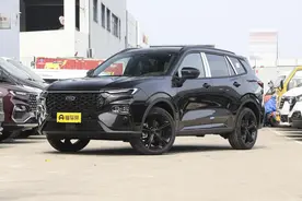 售13.98万起，合资中型SUV，车宽超1米9，带你看了解福特领睿图片