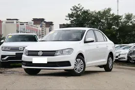 价格亲民的合资家轿，省油耐造又保值，只要6万多，带你看桑塔纳图片