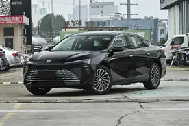 养一台2.0T的别克君越一年需要多少钱？家用性价比高不高？图片