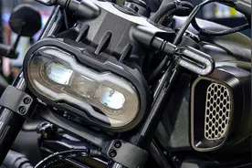 “魔毯”加持！无极首款巡航CU525上市简评｜照摩镜