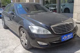 开了12万公里的奔驰S600是个什么车况，卖家开价20万值不值？图片