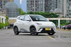 试驾比亚迪海鸥：造型战斗，续航最高405km，驾驶体验很轻松！图片