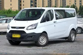 合资牌子10多万就能买，柴油汽油都可选，福特全顺到底有多实用图片