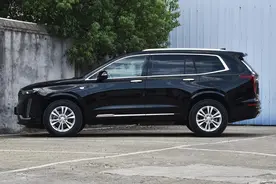 SUV建议买6座的，不妨看看这两款车，四轮驱动安全，车内安静舒适图片