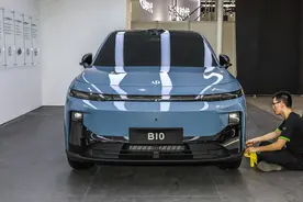 零跑B10即将上市，预计售价15万元左右，续航里程超600km图片