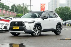 被誉为经济性很好的紧凑型SUV，全方面评测丰田卡罗拉锐放！图片