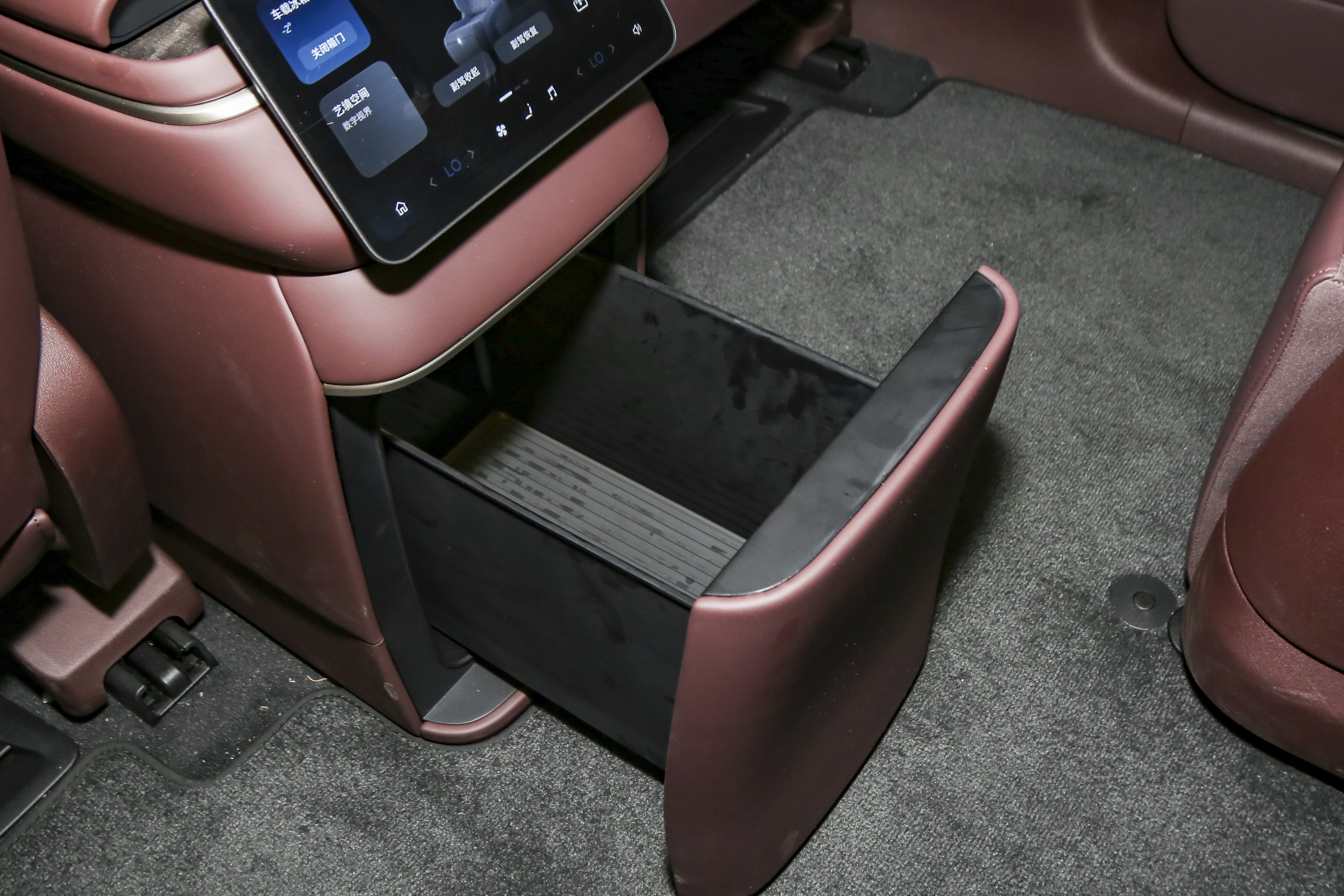 蔚来ES8与前代车型对比_蔚来es8_全新蔚来ES8 2026款 7座行政豪华版