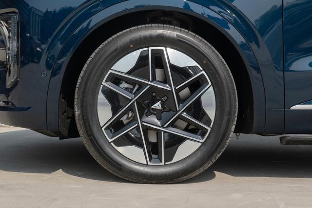 资讯｜华为ADS 4/鸿蒙座舱5等超30项功能优化，深蓝S09推送OTA升级