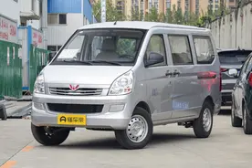 解读五菱荣光，售4.39万，中置后驱，搭载大空间，综合表现如何？图片