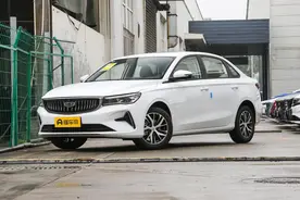 选车丨十万以下家轿，要手动挡，这两款车口碑很不错！图片