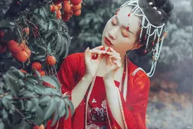 小说：第八胎终于生闺女，她大办百日宴，对门老太不屑：赔钱货图片
