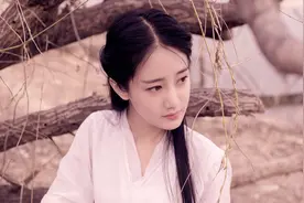 小说：霍辰佑抬起泪眼，擦了擦眼角说道：“佑儿愚笨，图片