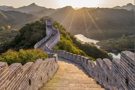 小说：小伙锋芒正露，团长都有点忌惮他的实力，他学着扮猪吃老虎图片