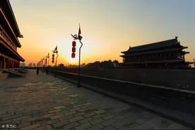 小说：赵云讨伐董卓，这次不跟公孙瓒，喊出系统直接召唤大军图片