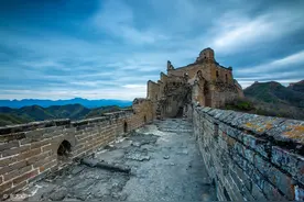 小说：小伙讨伐董卓，竟带貂蝉上路，手下：赵云将军我们该走了啊图片