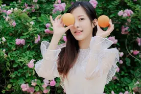 小说：男友为了跟她在惊悚游戏里相会，甘愿成为反派，默默宠着她图片