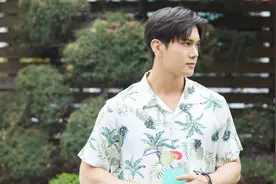 小说：被父母抛弃，十五年后巅峰归来！主角会如何做？图片