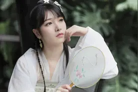 小说：老夫人寿宴，庶女献丹青获众人好评，哪料老夫人看了大怒图片