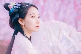 小说：农家女要带着全村发家致富，村民见她只有七岁，当成了笑话图片