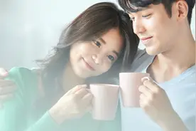 小说：暗恋闺蜜小叔，为听到小叔的声音，她新年下血本发红包给他图片