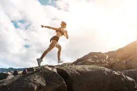 我本是全村人的骄傲，远赴美国求学后，我却选择做逃兵图片