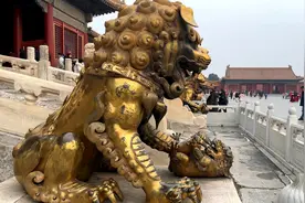 乾隆曾称“二十四史”为正史，此后二十四史取得了正统史书的地位图片