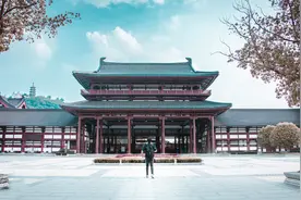 王维《过香积寺》图片