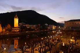 他们常在第五大道旅馆幽会，于是他们被妈妈贴上“坏女人”标签图片