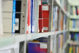 小说：诡异游戏世界，玩家心惊胆战诡异，诡异使者任务却是保护她图片