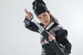 小说：张无忌大骂丁敏君！早就该骂这个恶毒的女人了！图片