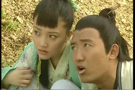 小伙身中剧毒，哪知曾经被他救过的大蛇前来报恩，主动来帮他解毒