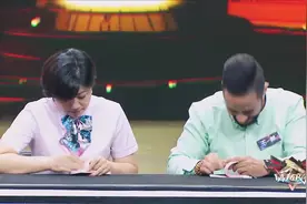 帅小伙现场学习单指点钞法，快只是一项技能，还要数得准！