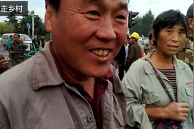 青岛城阳区惜福镇劳务市场，找工作的人很多，挣钱不易视频封面