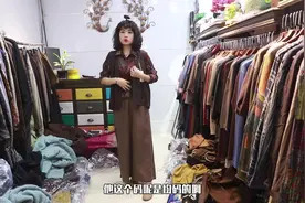秋季潮搭指南，小西装领衬衣搭配褐色阔腿裤，洋气大方