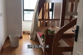 带可可参观新房子，可可喜欢睡上铺，爸爸分配上铺给可可睡视频封面