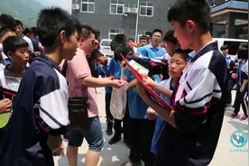 在上学的时候都玩过的娱乐项目，没玩过的组织玩一下，开心的很