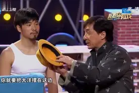 成龙大哥花式玩帽子的动作,一直被模仿,从未被超越!