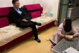 老公发了7000多工资，给了媳妇多少，留下的够花吗视频封面