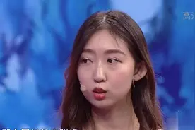 女友跟异性拍照发朋友圈惹男友吃醋，竟抓着这事就不放了！视频封面